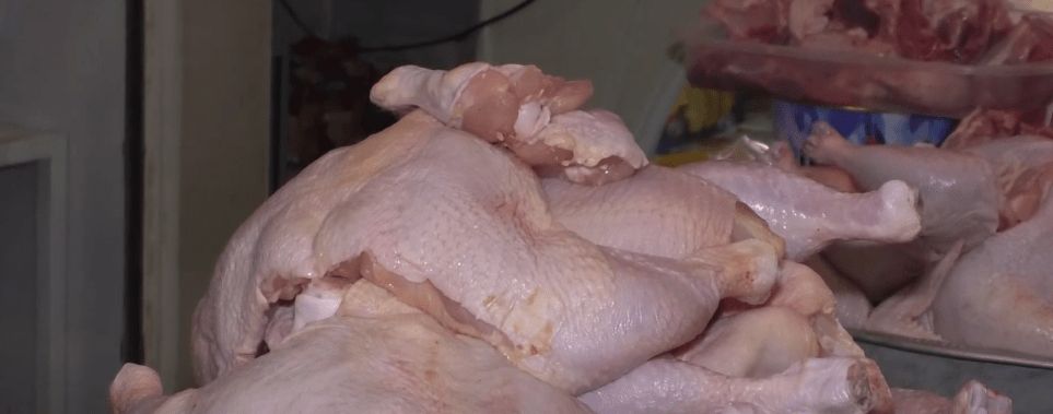 INCREMENTA EL KILOGRAMO DE LA CARNE DE POLLO POR FALTA DE&nbsp;ALIMENTO