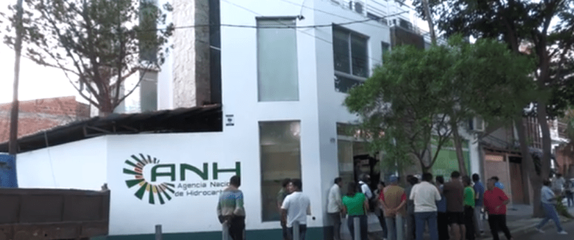 RENOVACIÓN DE TARJETA B-SISA PROVOCA LARGAS FILAS EN&nbsp;SURTIDORES