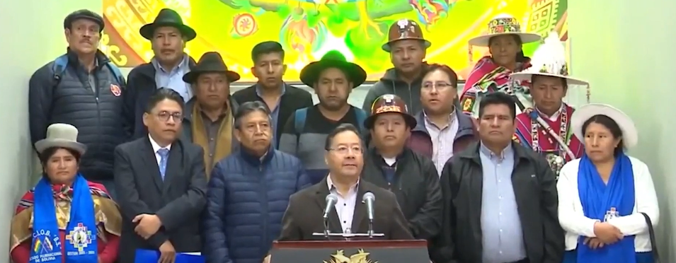 PRESIDENTE ABROGA DECRETO DE DERECHOS REALES Y DENUNCIA DESESTABILIZACIÓN