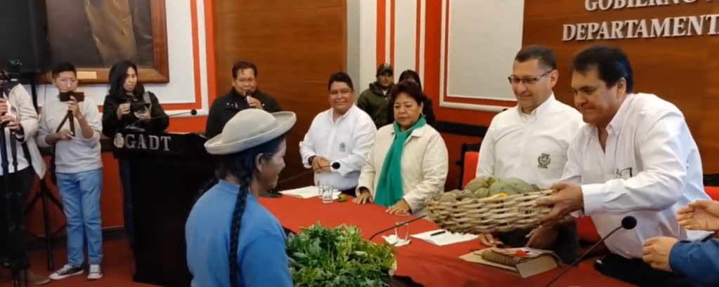 MONTES APUESTA POR EL AGRO PARA DINAMIZAR LA ECONOMÍA&nbsp;TARIJEÑA