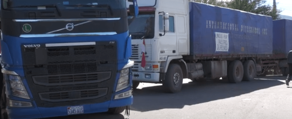 EMPRESARIOS DEL TRANSPORTE INSTALAN BLOQUEOS EN TODO EL&nbsp;PAÍS