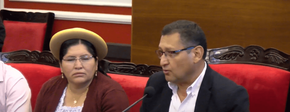 MONTES DENUNCIA NEPOTISMO EN ASAMBLEA Y EL MAS RESPONDE CON&nbsp;FOTOGRAFÍAS