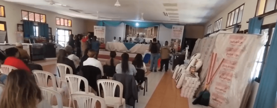 MONTES ENTREGA EQUIPAMIENTO A CENTROS DE MENORES Y DE ADULTOS&nbsp;MAYORES