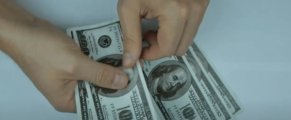 ANALISTA CRITICA RESTRICCIONES BANCARIAS QUE NO SON INFORMADAS AL&nbsp;PÚBLICO