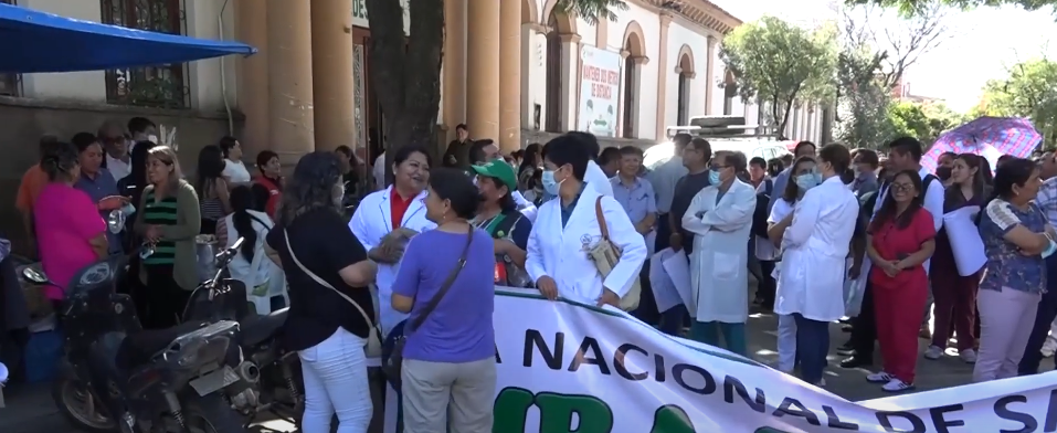 MÉDICOS SUSPENDEN MOVILIZACIÓN POR FALTA DE TRANSPORTE&nbsp;NACIONAL