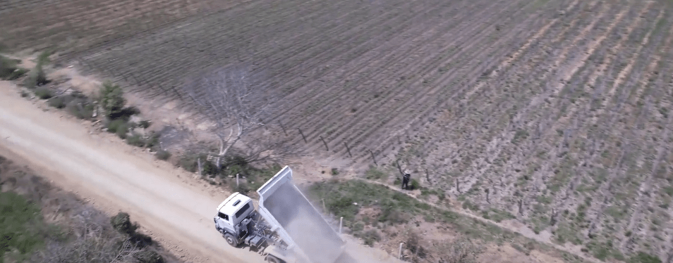 SUBGOBERNACIÓN PROSIGUE CON MANTENIMIENTO DE CAMINOS EN&nbsp;CERCADO