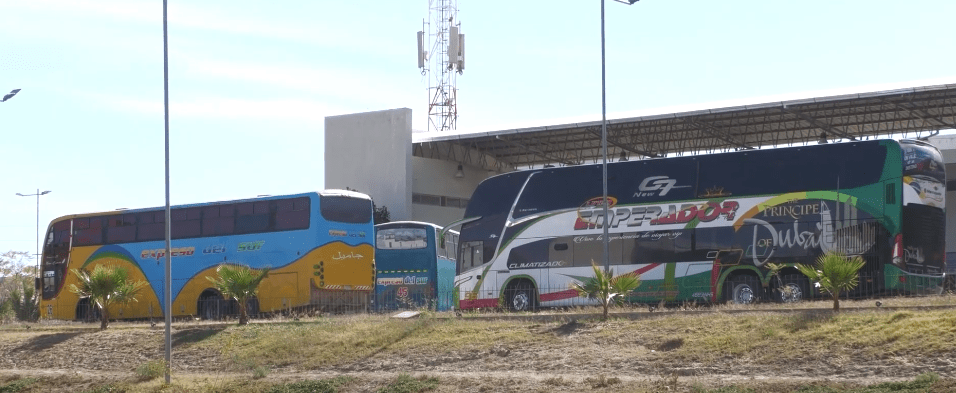 FLOTAS TARIJEÑAS DENUNCIAN AVASALLAMIENTO DE RUTAS&nbsp;PROVINCIALES