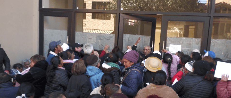 JUNTA OBLIGA A FIRMAR DOCUMENTO EN VENTA DE PUESTOS DE SANTA&nbsp;ANITA