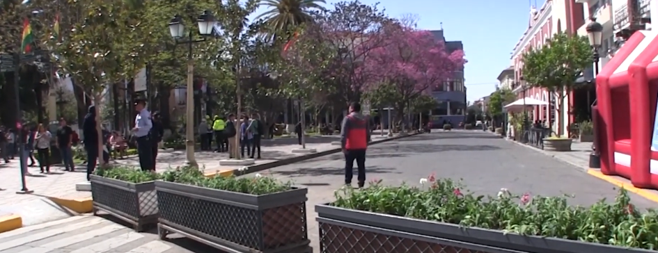 ALCALDÍA CONVIERTE EN ZONA PEATONAL UNA CUADRA DE LA CALLE 15 DE&nbsp;ABRIL