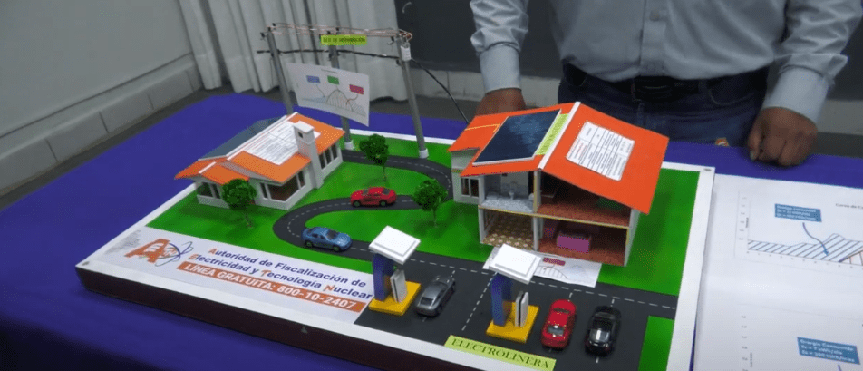 SOCIALIZAN DECRETO QUE FACILITA EL USO DE PANELES&nbsp;SOLARES