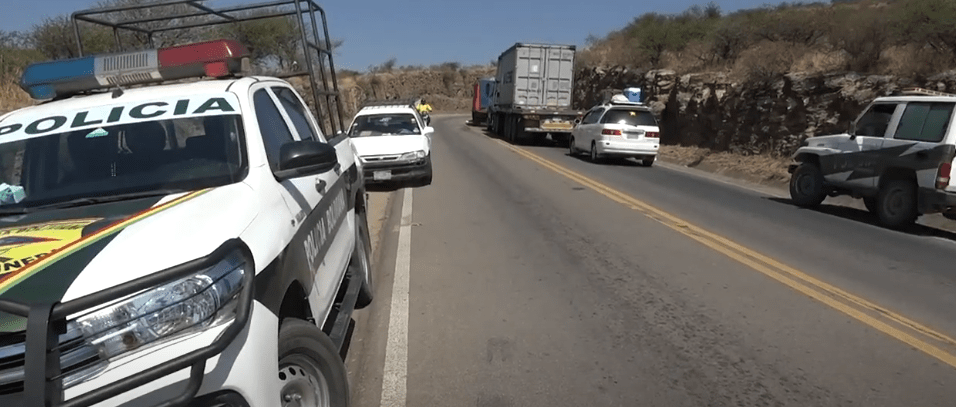 CIENEGUILLAS: CHOFER Y ACOMPAÑANTE RESULTAN HERIDOS EN VUELCO DE&nbsp;CAMIÓN