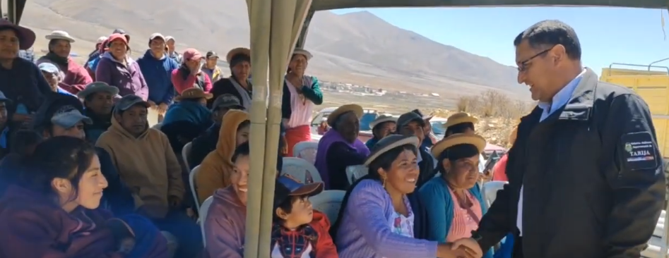 MONTES ENTREGA SISTEMA DE RIEGO EN MUNICIPIOS DE EL PUENTE Y SAN&nbsp;LORENZO