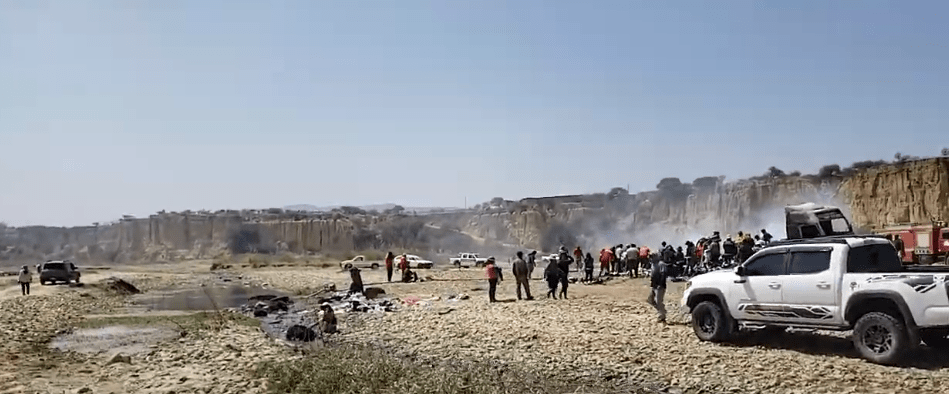 CONTRABANDO:INCINERAN CAMIÓN CARGADO DE ROPA&nbsp;USADA