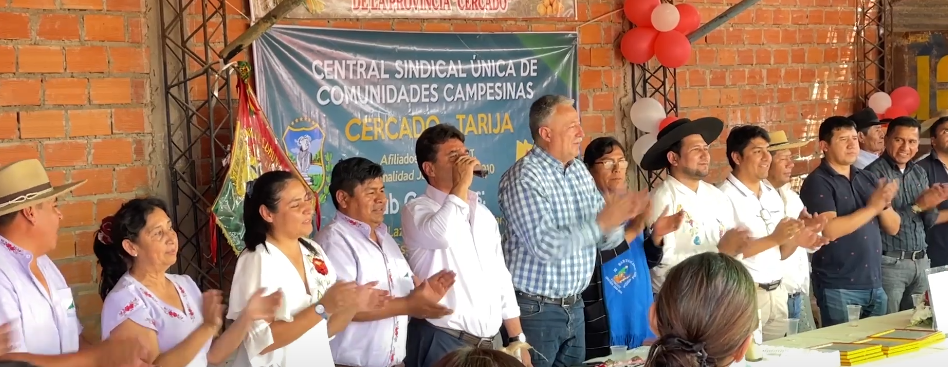 ALCALDE ENTREGA AMPLIO TERRENO A CENTRAL CAMPESINA DE&nbsp;CERCADO