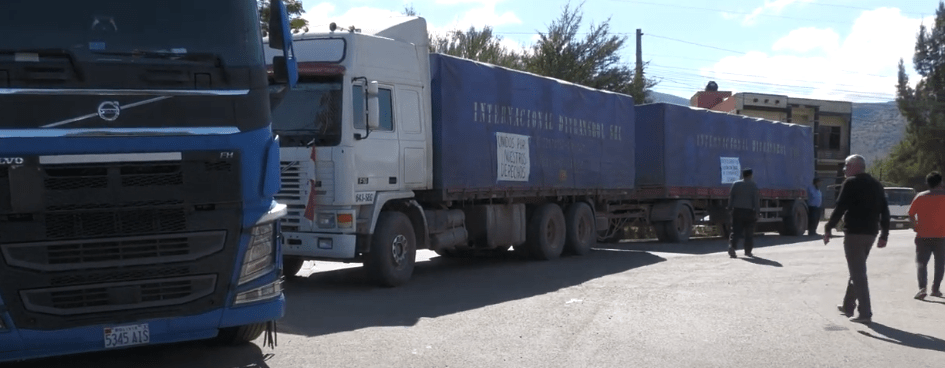 TRANSPORTISTAS NO ACATARAN BLOQUE DE CARRETERAS EN&nbsp;TARIJA