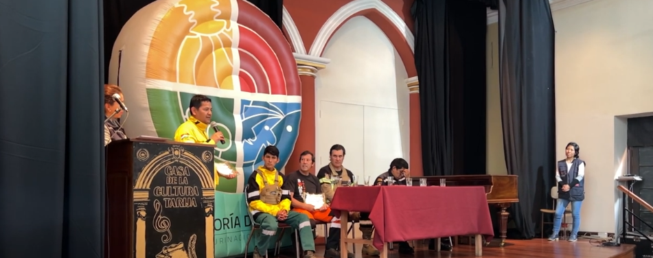 DESTACAN LABOR DE BOMBEROS QUE AYUDARON A SOFOCAR&nbsp;INCENDIOS