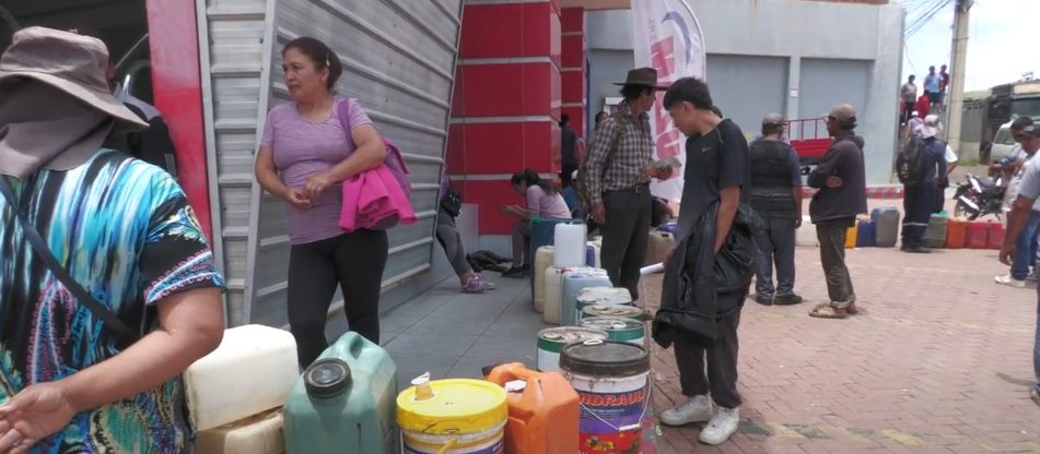 CAMIÓN MUNICIPAL DE URIONDO TRATO DE CARGAR 2.500 LITROS DE&nbsp;DIESEL