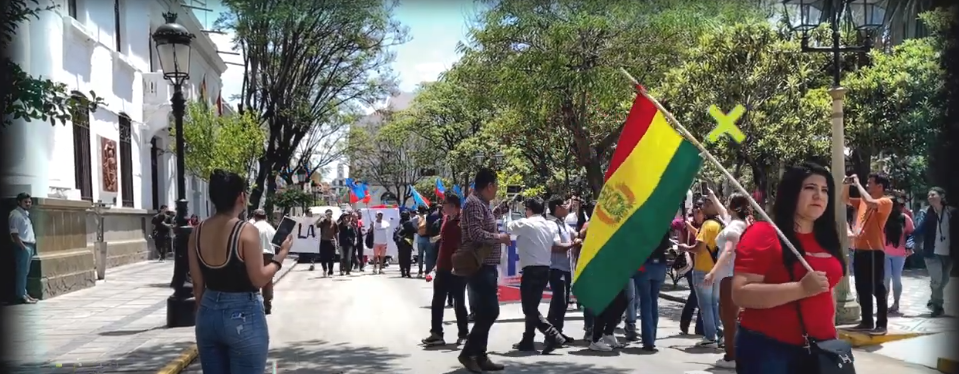 VIOLENTA PROTESTA UNIVERSITARIA DEJA UN HERIDO Y DAÑOS A LA&nbsp;ALCALDÍA