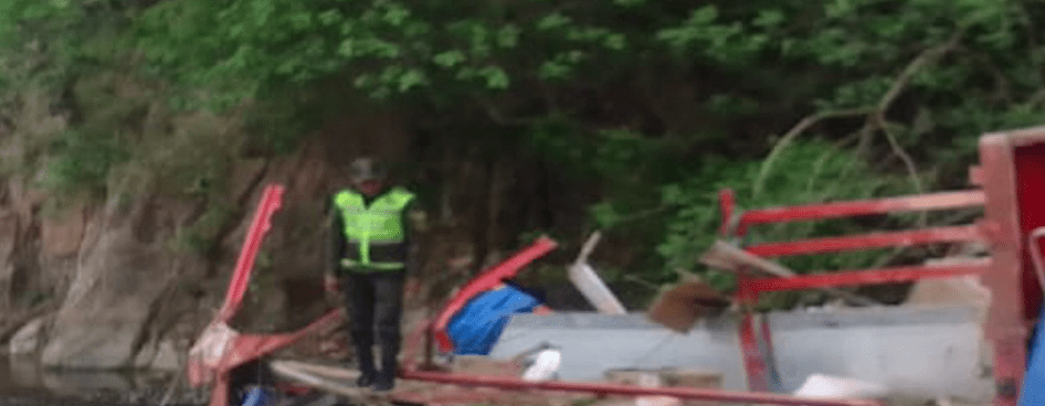 EMBARRANCAMIENTO DE CAMIÓN PROVOCA FALLECIMIENTO DEL&nbsp;CHOFER