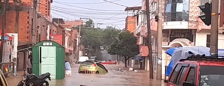 MUNICIPIO PROCEDE A LIMPIAR Y DAMNIFICADOS PIDEN&nbsp;AYUDA