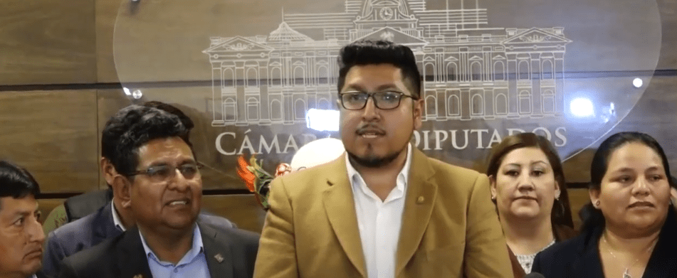 ELIGEN A OMAR YUJRA EN MEDIO DE BOCHORNOSA&nbsp;SESIÓN