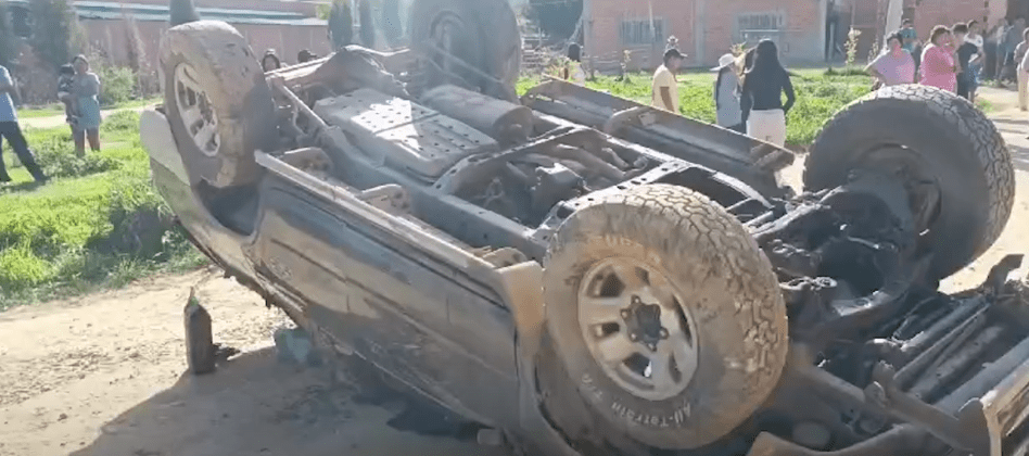 CONDUCTOR EBRIO ELUDE CONTROL POLICIAL Y&nbsp;VUELCA