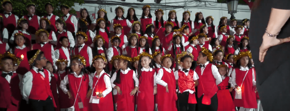 ALCALDÍA: ¡¡COMPLETO ÉXITO DE ENCENDIDO DE LUCES&nbsp;NAVIDEÑAS