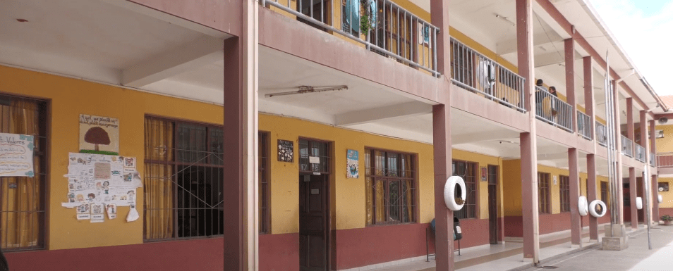 SUSPENDEN A PROFESOR POR OFRECER TRAGO A UNA ESCOLAR DE 16&nbsp;AÑOS