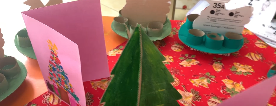 TRABAJOS DE NIÑOS CON MOTIVOS NAVIDEÑOS SE EXPONEN EN LA&nbsp;U