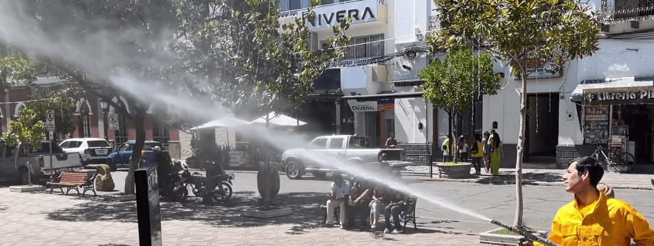 BOMBEROS RECIBEN DE LA GOBERNACIÓN UN EQUIPO VALUADO EN 60 MIL&nbsp;BS.