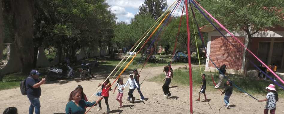 NIÑOS DISFRUTAN DE JUGUETES Y PANETONES ENTREGADOS POR LA&nbsp;GOBERNACIÓN