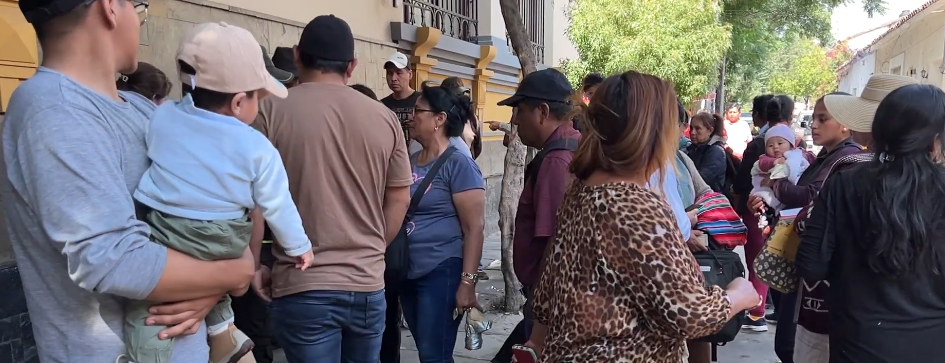 LARGAS FILAS DE CIUDADANOS EN EL TED PARA OBTENER CERTIFICADO DE&nbsp;EXENCIÓN