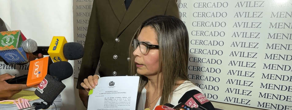 FISCAL GUTIERREZ DENUNCIA AMENAZAS POR MANDAMIENTO DE APREHENSIÓN CONTRA&nbsp;EVO