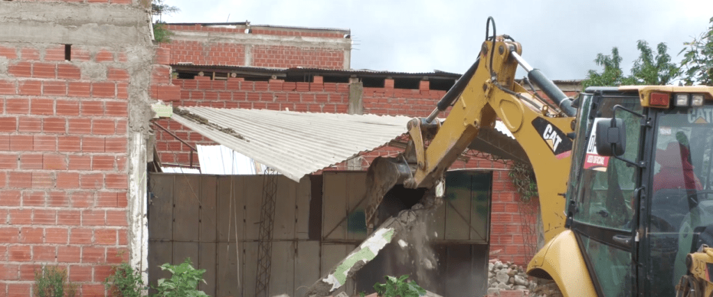 ALCALDÍA DEMUELE 7 VIVIENDAS CONSTRUÍDAS EN AREAS&nbsp;VERDES