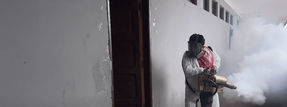 ¡CUIDADO CON INSECTICIDAS EN AEROSOL! PUEDEN AFECTAR A LOS&nbsp;NIÑOS