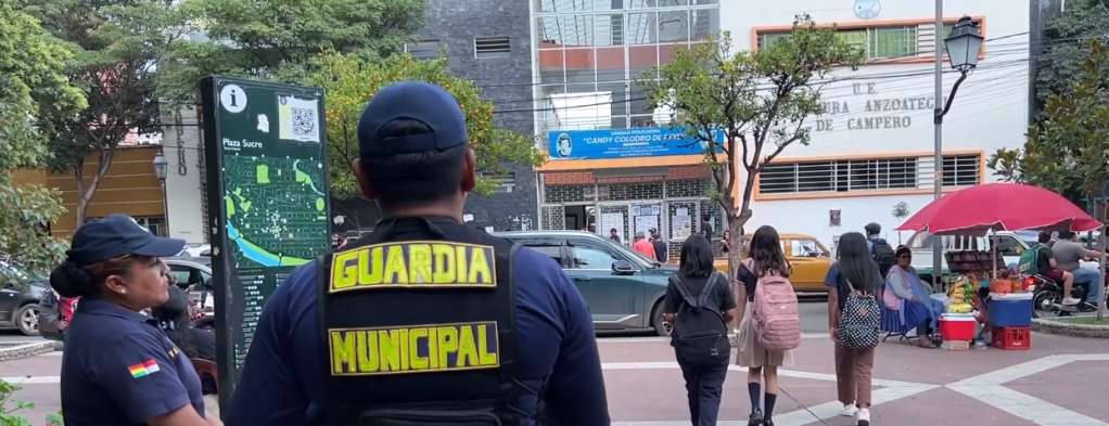 CONTROLAN JUEGO CON AGUA PARA EVITAR GLOBOS&nbsp;CONGELADOS