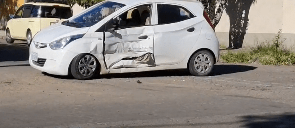 4 MENORES RESULTAN HERIDOS EN COLISIÓN ENTRE UN MINIBUS Y UN&nbsp;AUTO