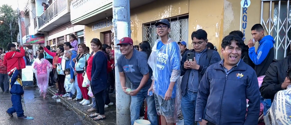 BARRIO AVAROA: INTENDENCIA DECOMISA GLOBOS DE AGUA CON&nbsp;ORINA