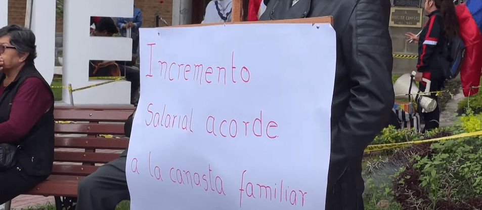 MAESTROS MOVILIZADOS EXIGEN CREACIÓN DE NUEVOS ITEMS&nbsp;2025