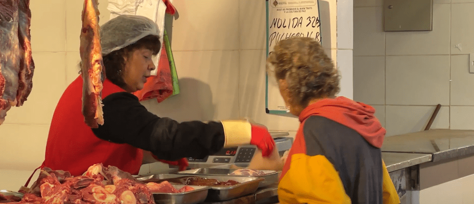 CRISIS OBLIGA A FAMILIAS COMPRAR SOLO LO MUY&nbsp;NECESARIO