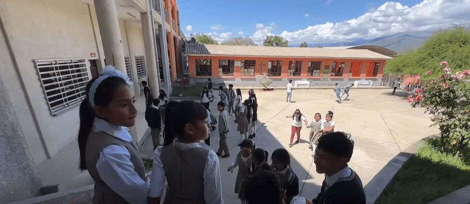 CON TOLERANCIA EN EL INGRESO CLASES ESCOLARES SON&nbsp;PRESENCIALES