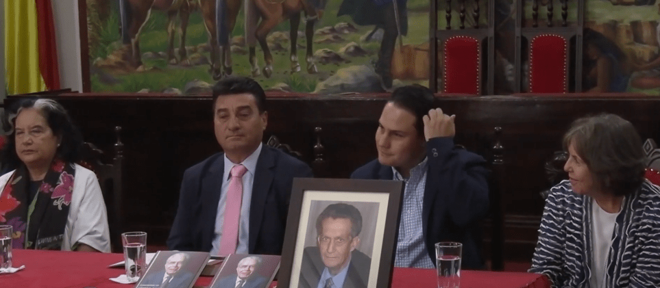 PRESENTAN NUEVA EDICIÓN DE “CONVERSACIONES CON VICTOR&nbsp;PAZ”