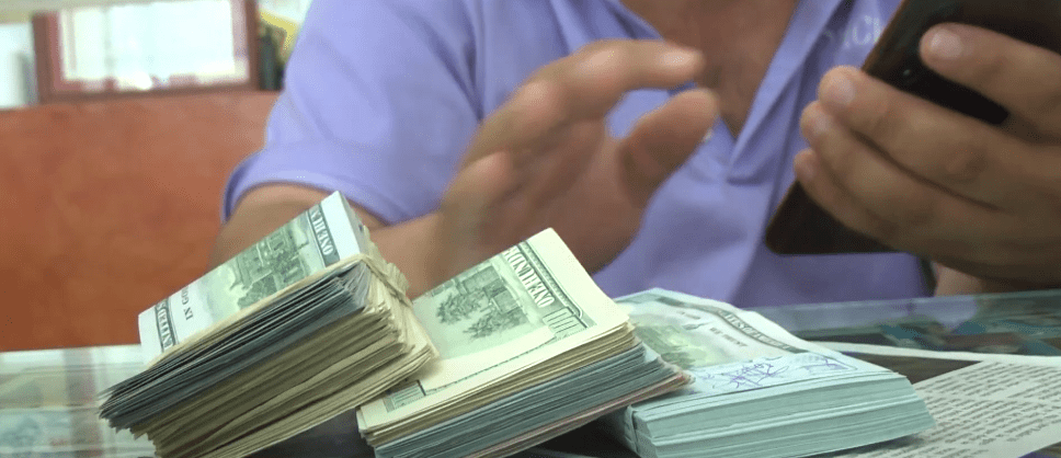 ESCASEZ DE DÓLARES Y CARBURANTES AUMENTA LA&nbsp;ESPECULACIÓN