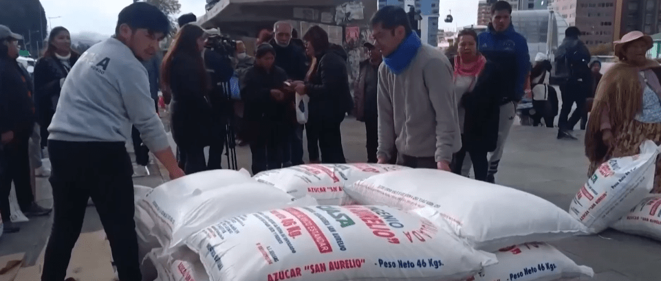 POBLACIÓN TEME SE PROLONGUE ESCASEZ DE CARBURANTES Y&nbsp;DÓLARES