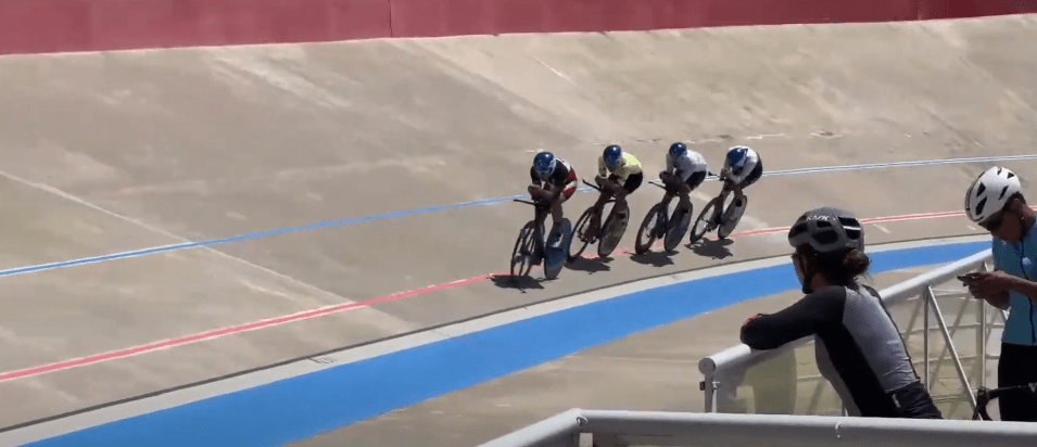 CICLISTAS BOLIVIANOS DE PISTA VIAJAN A UN TORNEO EN&nbsp;PARAGUAY