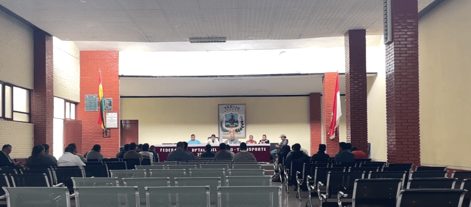 PARO DEL TRANSPORTE QUEDA SUSPENDIDO, PERO CHÓFERES CRITICAN A SU DIRIGENCIA&nbsp;NACIONAL