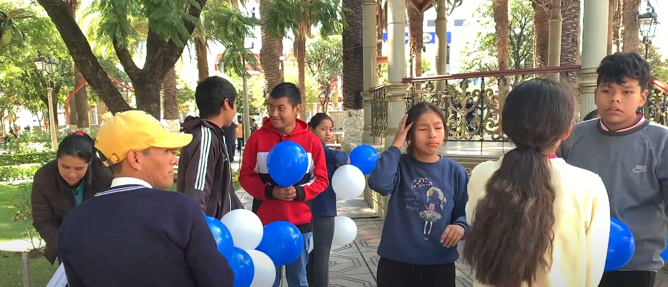 MAESTRA FELIZ POR DEVOLVER AUDICIÓN A&nbsp;SORDOS