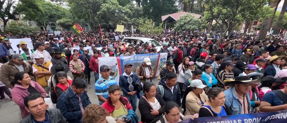 CAMPESINOS AMENAZAN CON MOVILIZACIÓN SINO SE DEVUELVE LA LEY DE&nbsp;EMERGENCIA