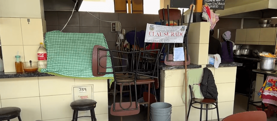 CLAUSURAN PUESTO COMIDAS TRAS ECONTRARSE ALIMENTOS PODRIDOS Y&nbsp;CABELLOS