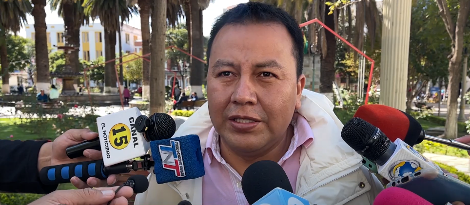 CONCEJAL MANCILLA OBSERVA EL PROYECTO DE LA PLANTA DE TRATAMIENTO Y DENUNCIA INTENCIÓN&nbsp;POLÍTICA